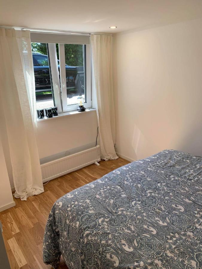 Nyrenoverat Kaellarlaegenhet Apartment Ljungskile Exterior photo